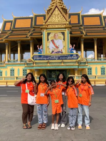 Six Cambodian teenage girls in Phnom Penh